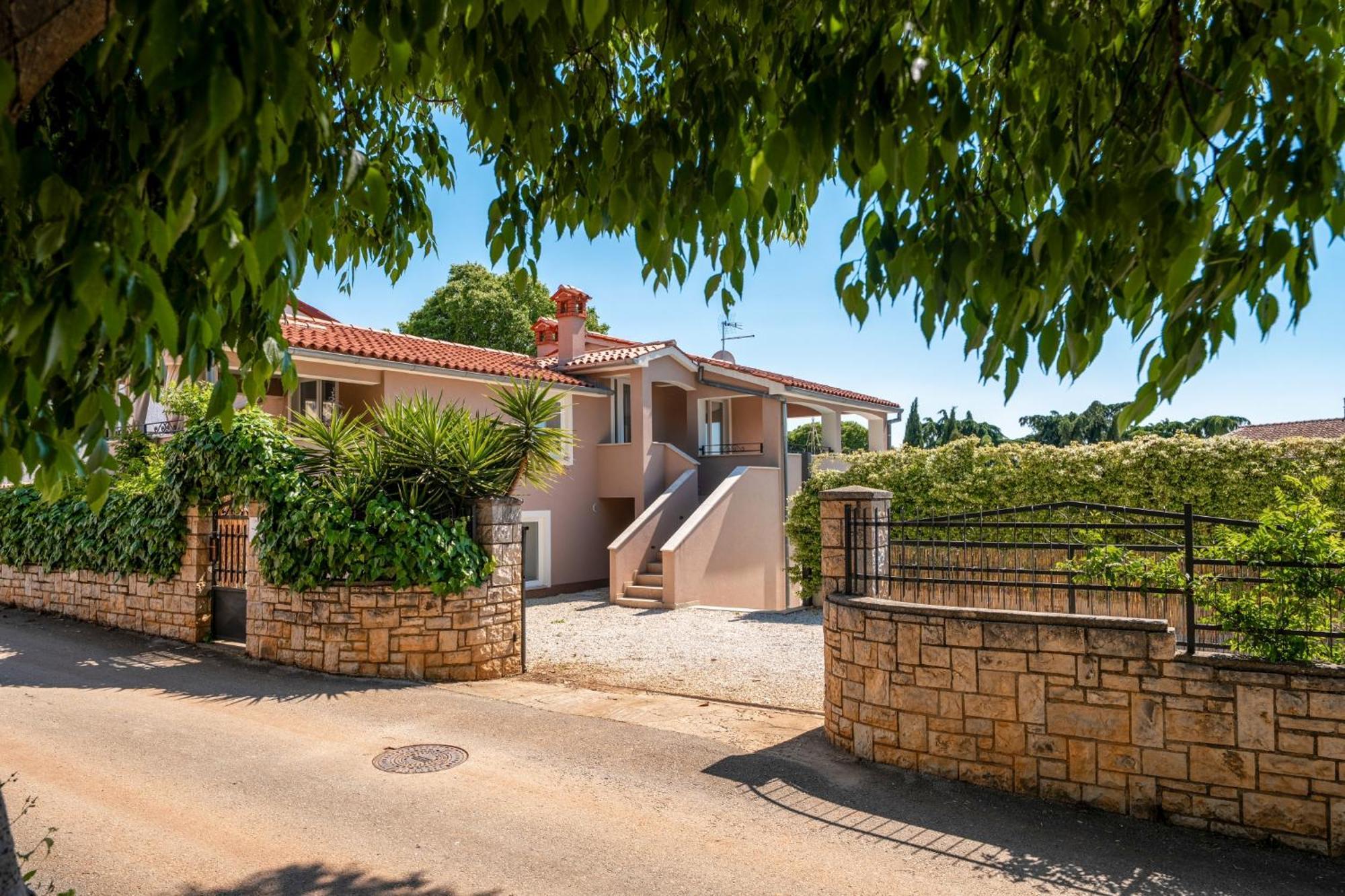 Kukci Villa Corinna מראה חיצוני תמונה